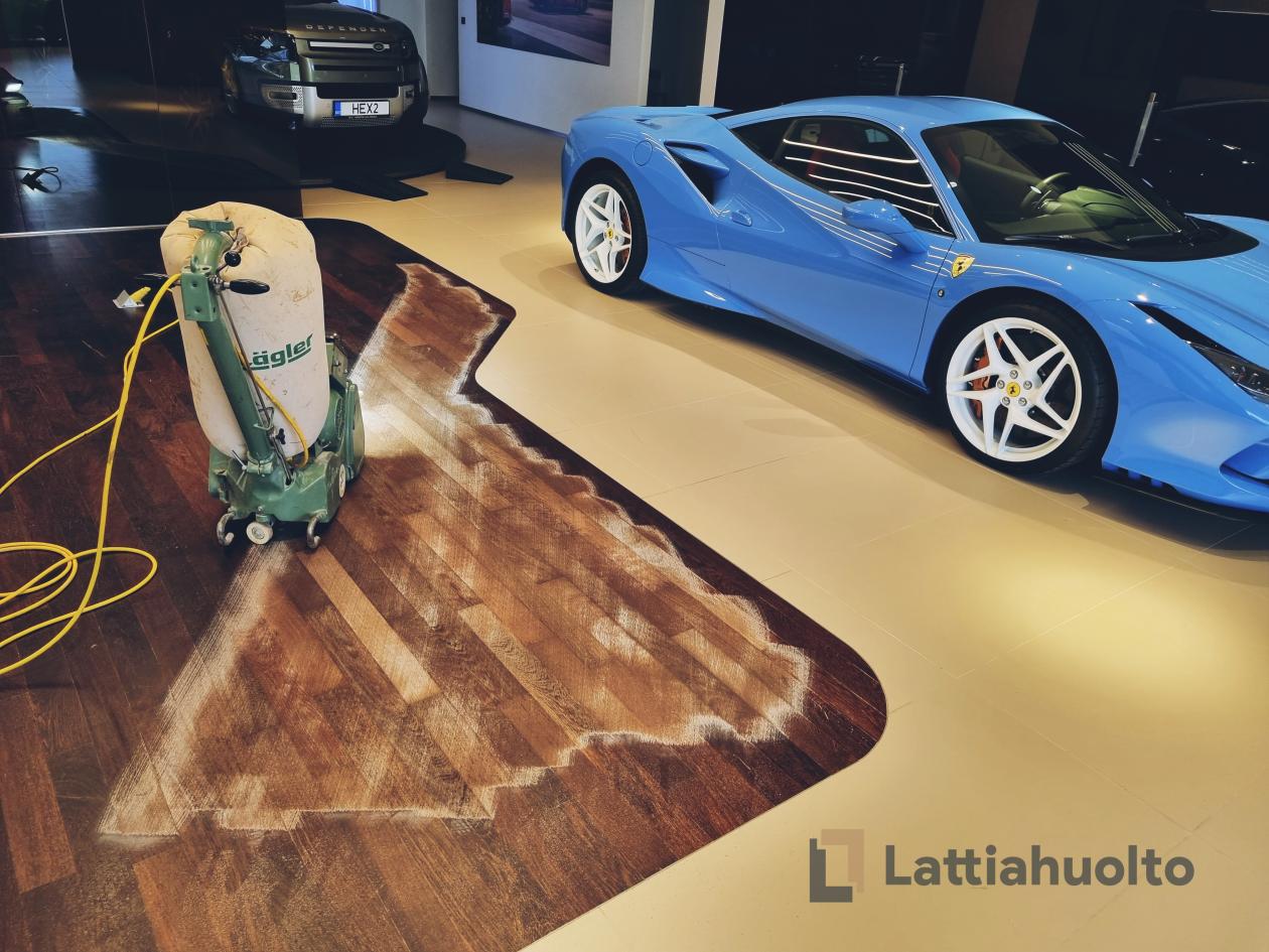 ferrari parketin huolto